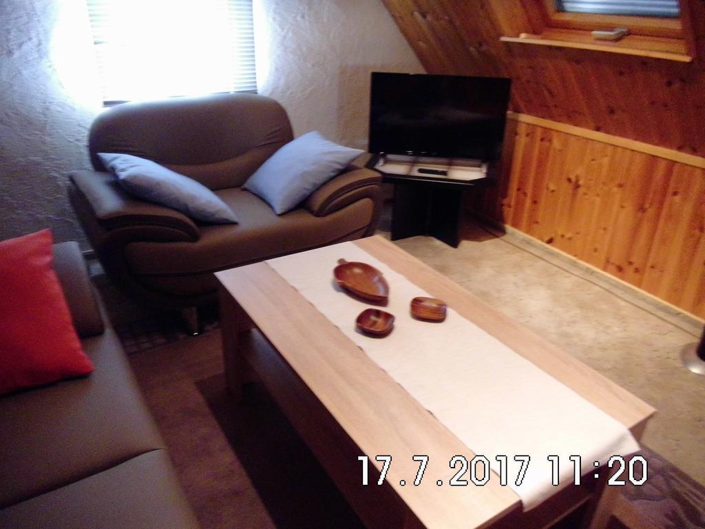 Ferienappartement Obrigheim Мосбах Экстерьер фото